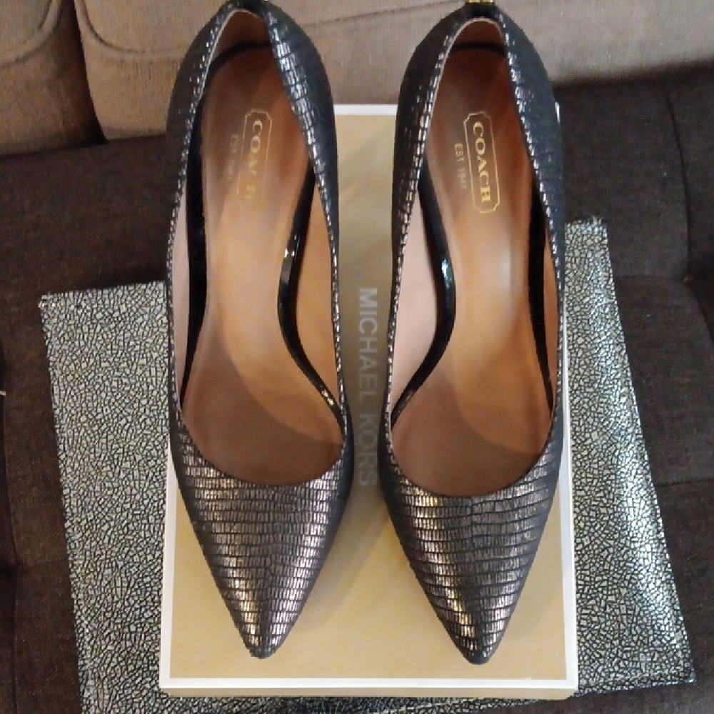 Coach Women's Black/Brozze High Heels